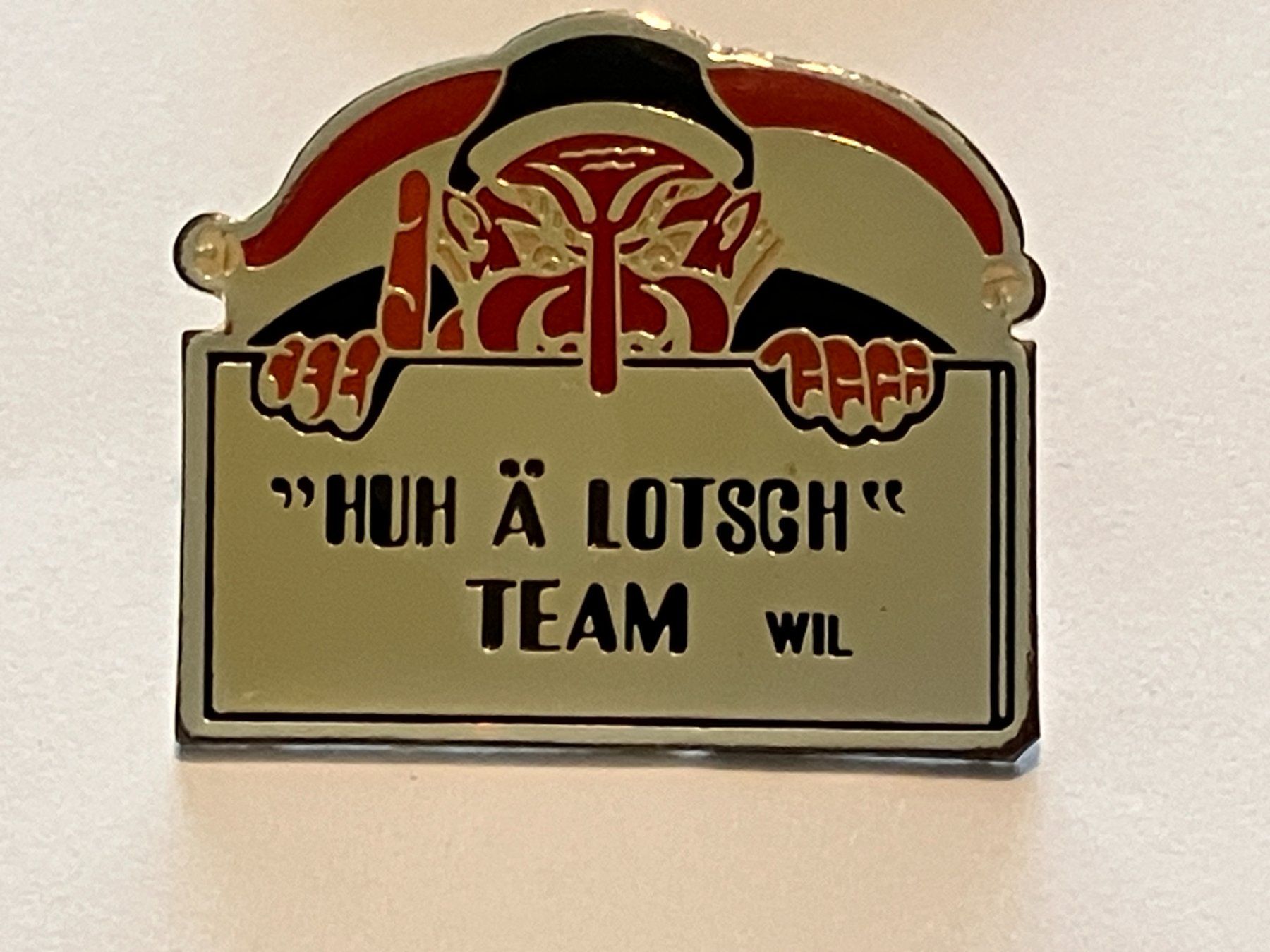 Placchette & Badge: 1 Pin Huh ä Lotsch Team Wil – Usato da Basel venduto da djwwpp