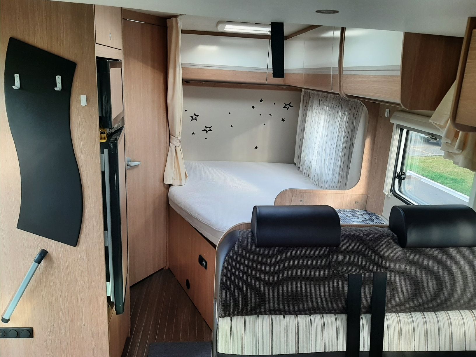 Sunlight Véhicules de camping: Sunlight T64 mit Hubbett – D'occasion à Bütschwil par Ronja28 6