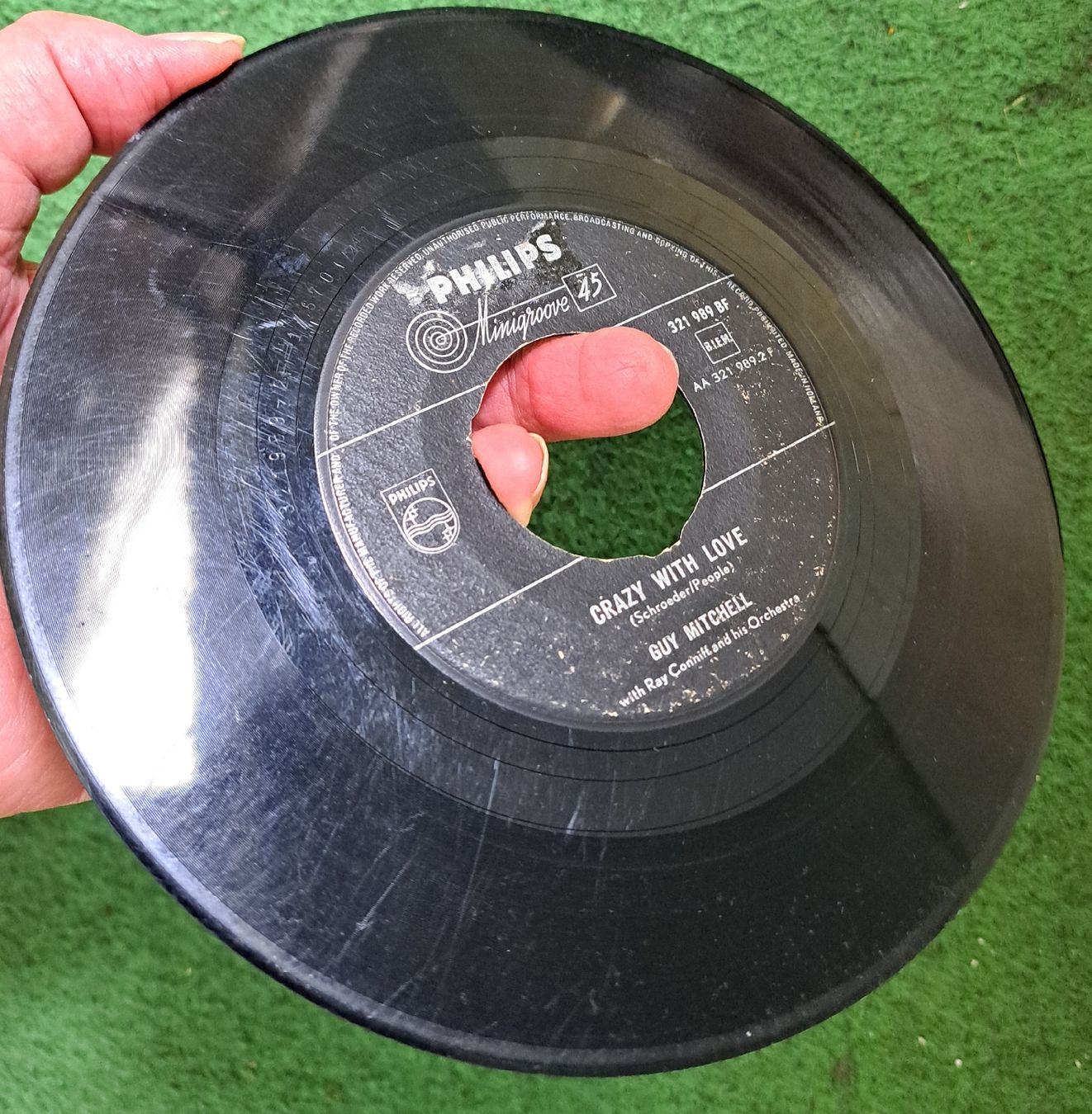 Dischi in vinile: Guy Mitchell: Crazy With Love / Singing The Blues 45 Vinyl – Usato da Zuerich venduto da Mocambo19 4