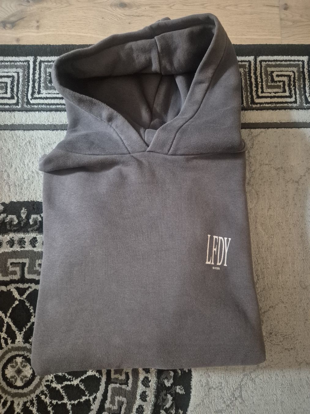 Live Fast Die Young Maglioni & Felpe: LFDY Hoodie, Grau / Braun/ lfdy – Usato da Wimmis venduto da ste_z8nb 1