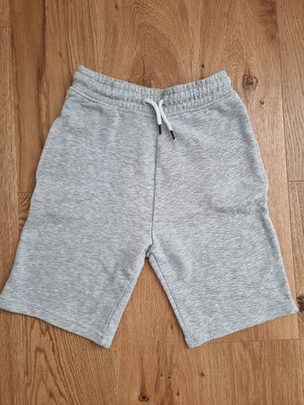 Kurze Hosen / Shorts Gr. 146