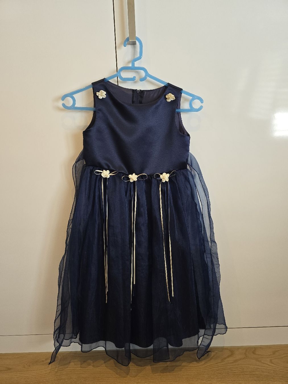 Vestiti & Gonne: Festtagskleid Mädchen 7-8j. Kid's dream – Usato da Benken SG venduto da michaelaudi