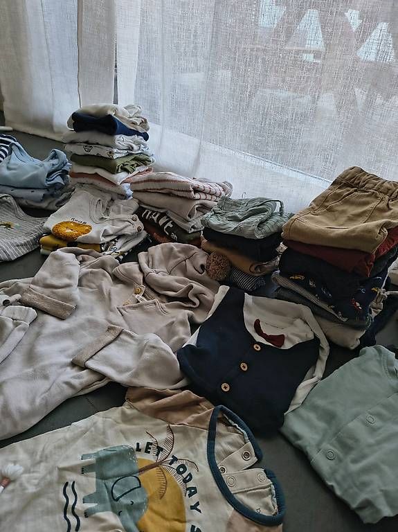 Lotti & Set di vestiti: Sehr grosses Kleiderpaket Grösse 68 – Usato da Näfels venduto da Carmii 2