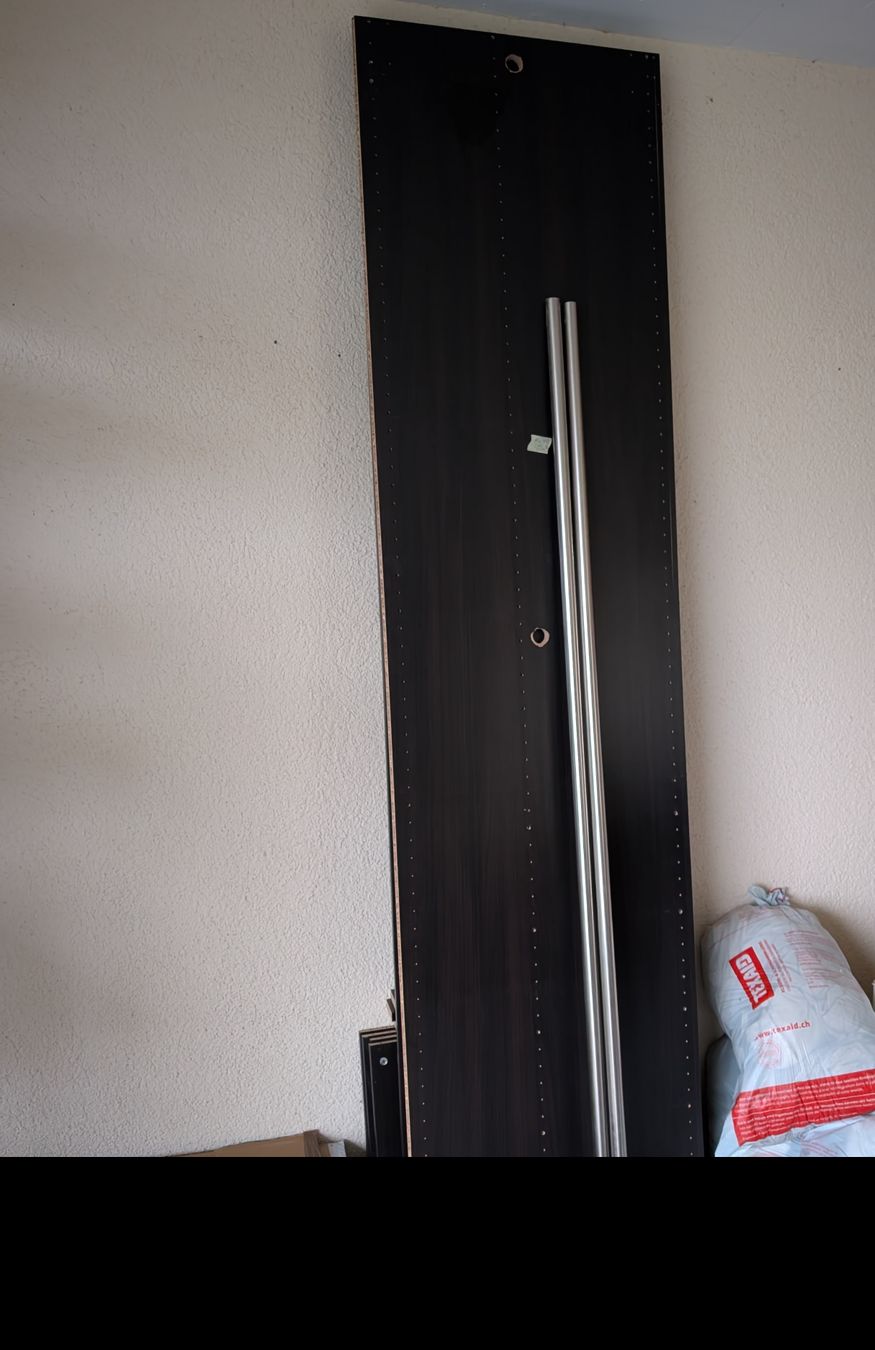 Ikea Armadi: PAX schwarz IKEA, 2x Kopus plus Kleiderstangen – Usato da Meilen venduto da Oswald2013 2