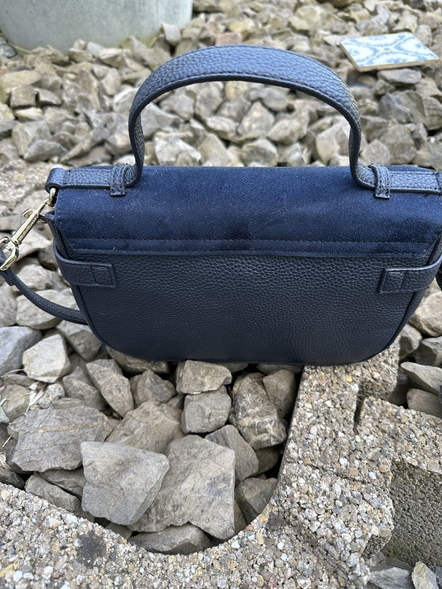 Tommy Hilfiger Borse da donna: Damen Tasche dunkelblau Hilfiger – Usato da Wünnewil venduto da Kitty76 1