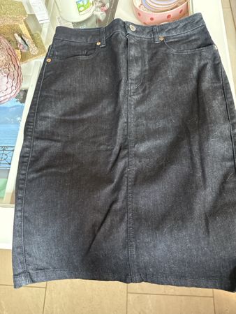 Benetton skirt size 40