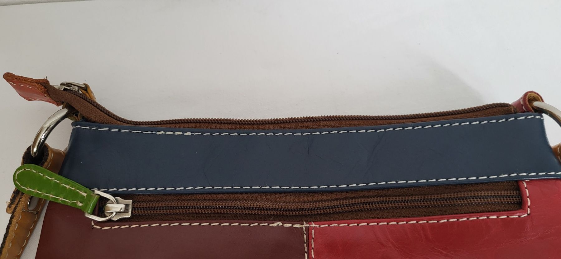 Taschen für Damen: Farbige Handtasche – Gebraucht aus Spiez von Lotta2 8