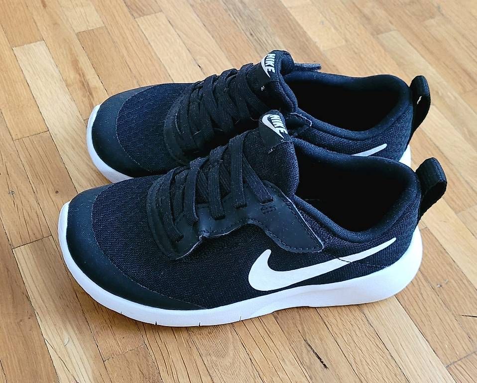 Nike Scarpe per ragazzi: Nike Turnschuhe, Gr. 29 – Usato da Zürich venduto da Cologna