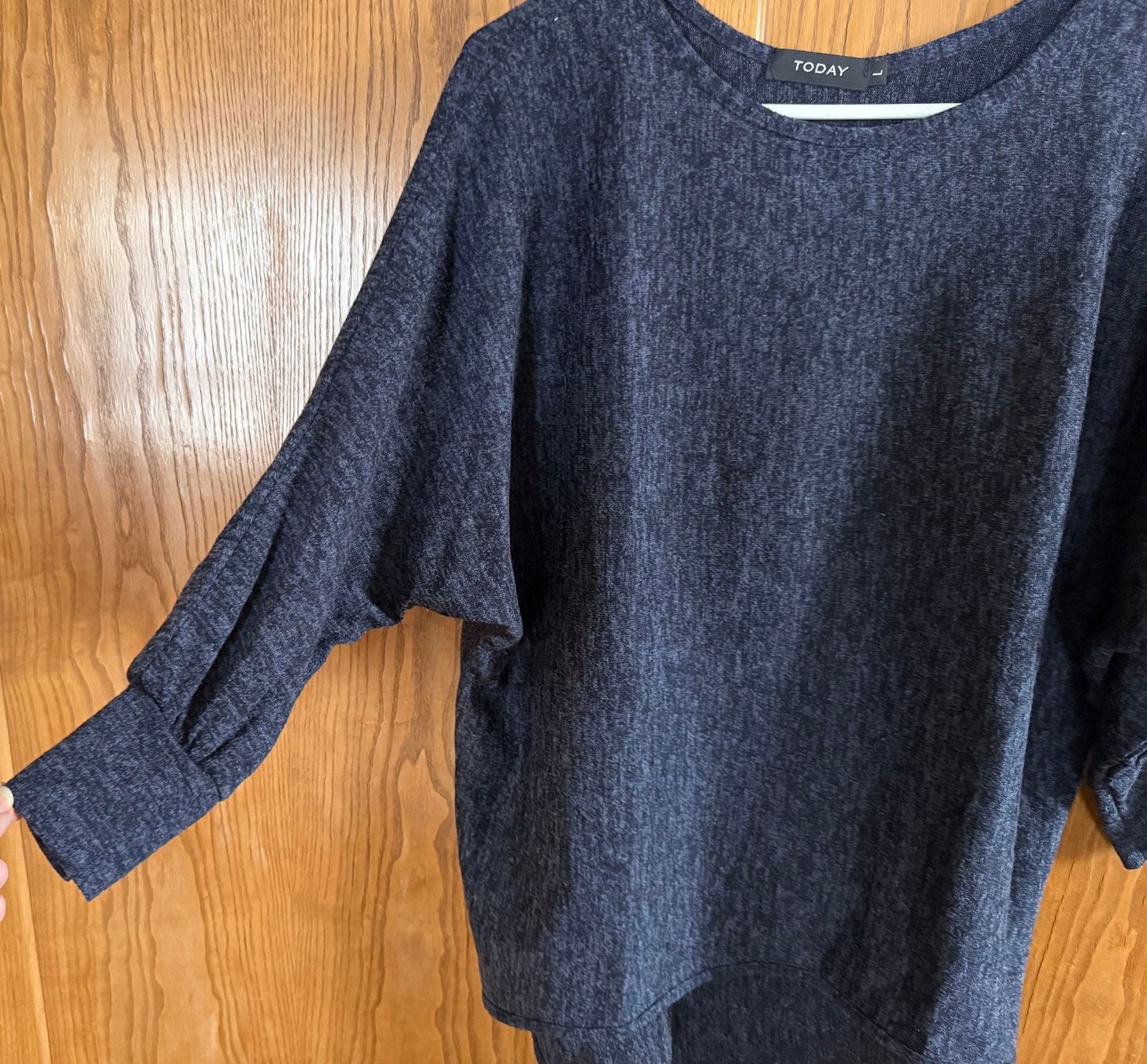 Pulls & Sweat-shirts: Pulli Today, grau-schwarz-blau – D'occasion à Zäziwil par kreative-ideen 5