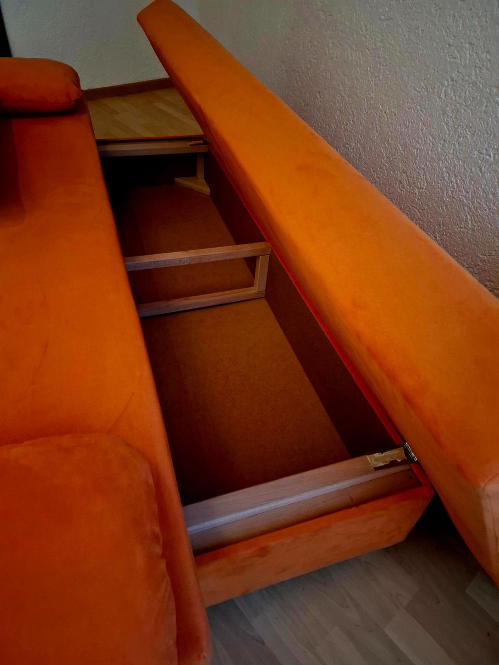 Divani: Bettsofa orange mit 4 Kissen – Usato da Buochs venduto da orlyhopper 9