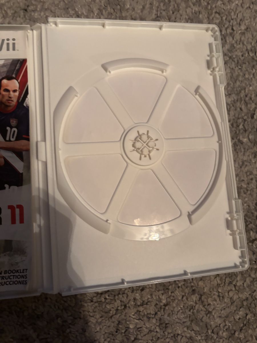 Fifa Sammelbilder & Trading cards: Wii FIFA Soccer 08 & 11 Game Bundle no disc – Gebraucht aus Ascona von ElfieLove 5