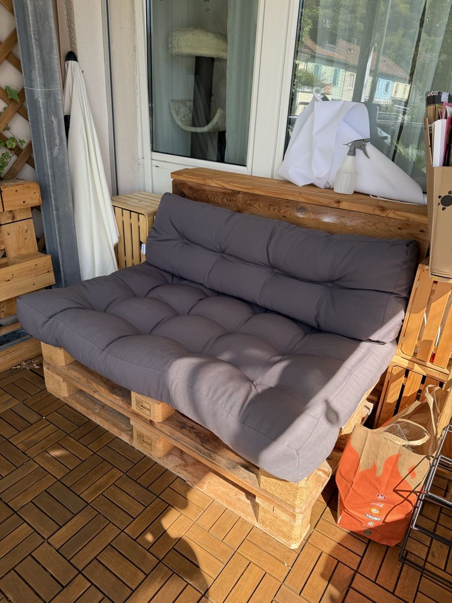 Pallets: Lounge inkl. 4 Paletten – Usato da Winterthur venduto da Miinaronja