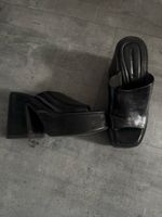 Damen Pantoletten mit Plateau schwarz guter Zustand