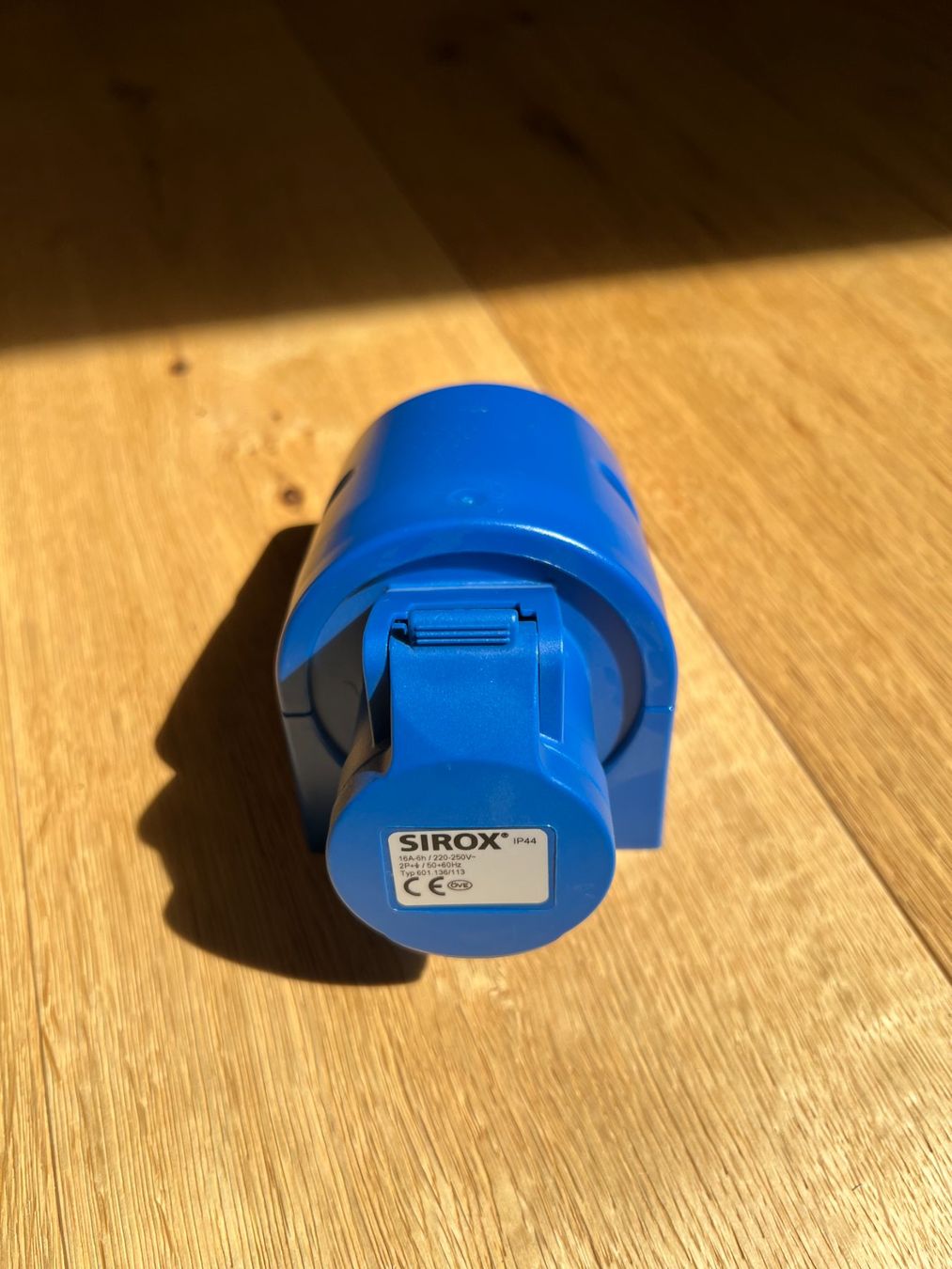 Spine: Wanddose CEE 16 A / 230 V Farbe blau – Nuovo (secondo la descrizione) da Signau venduto da Mage700
