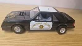 Modellauto 1/25, Ford schwarz