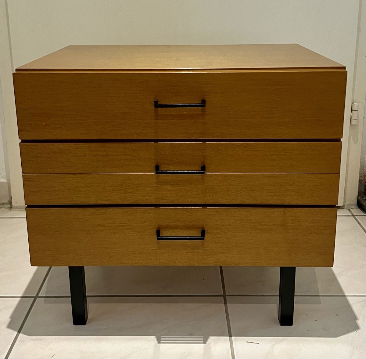 Cassettiere: Mid-Century Modern Kommode 2 Schubladen  – Usato da Hunzenschwil venduto da Madachica