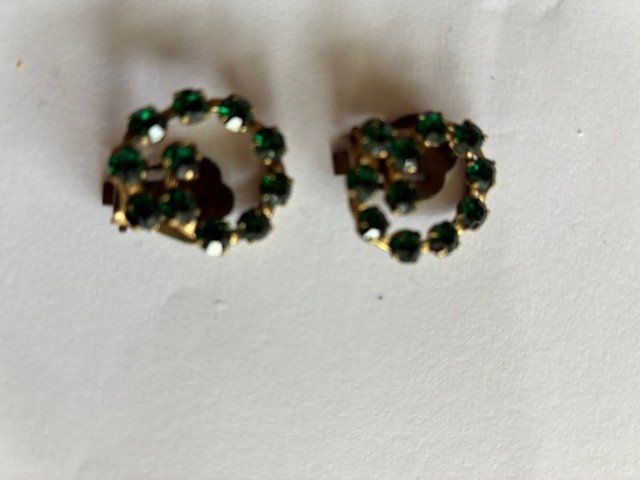 Ohrringe & -stecker: pendetifs-clous d'oreilles -verts - – Gebraucht aus Evilard von nenette01