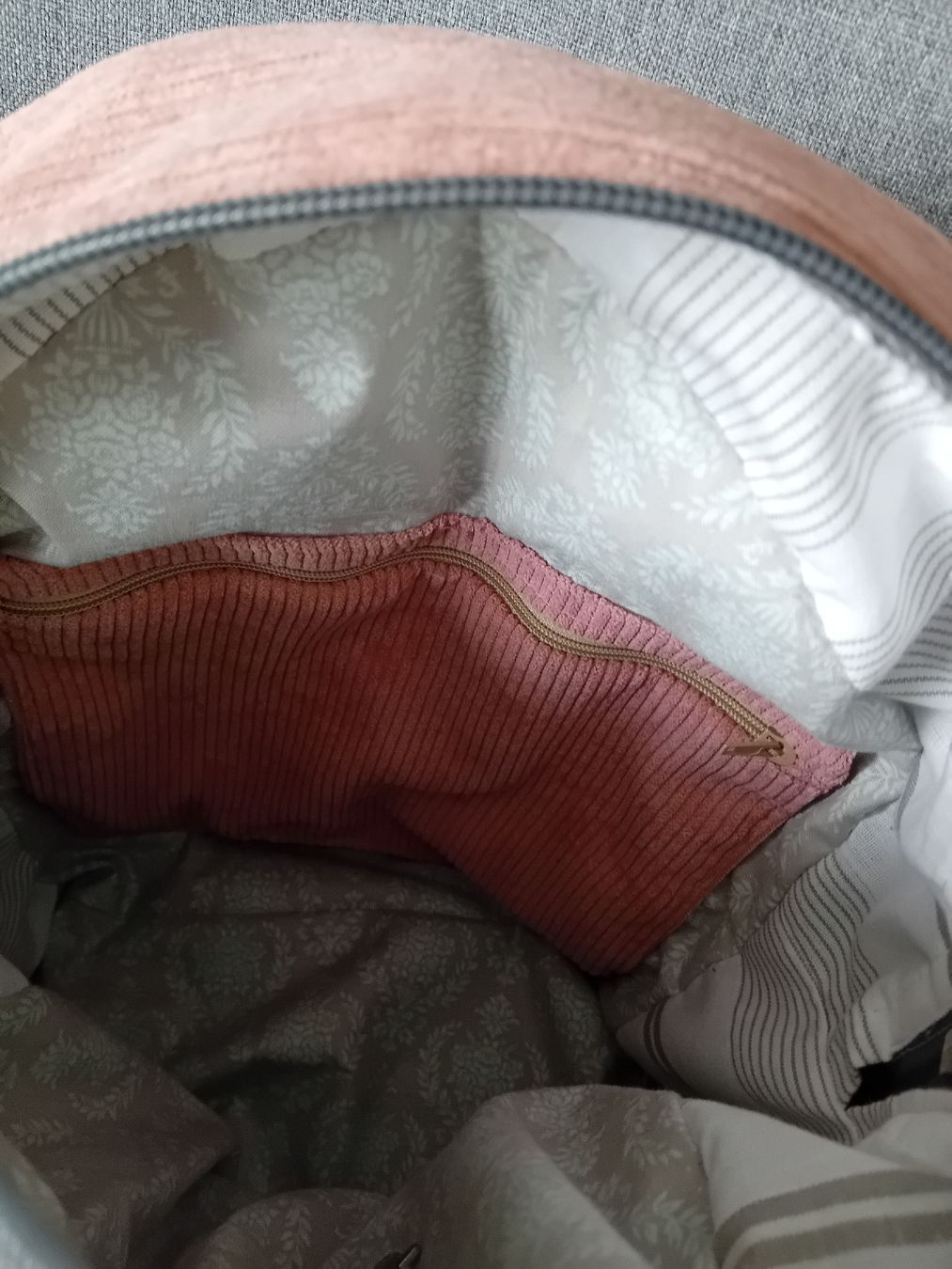 Zaini: Neuwertiger, Cord Rucksack,handarbeit – Nuovo (secondo la descrizione) da Burgdorf venduto da carodesign1 3