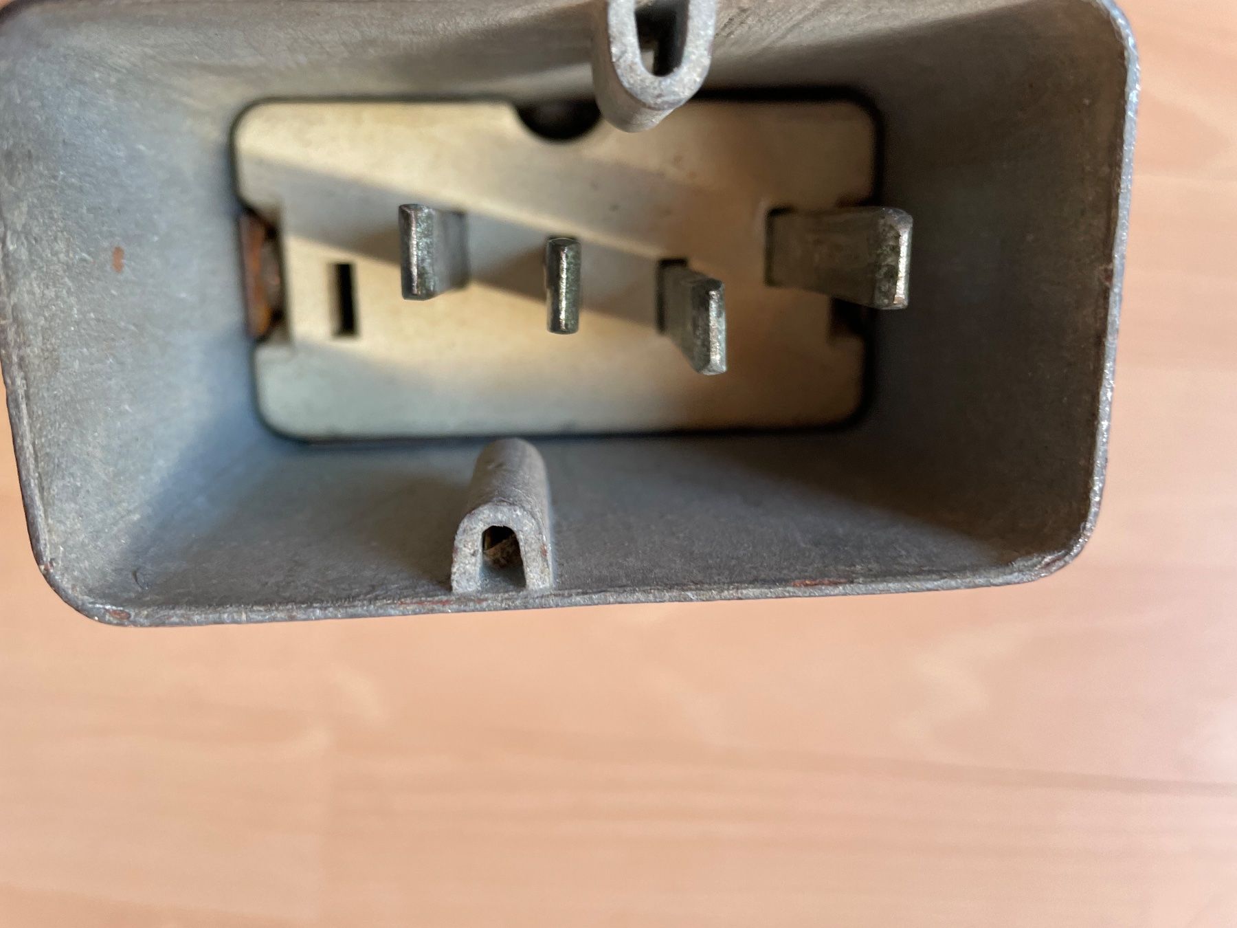 Spine: J 40 Drehrichtungsstecker Wendestecker Phasenwender  Stecker – Usato da Huttwil venduto da Bolpa 1
