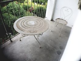 Alte französische Gartenmöbel aus weißem Metall