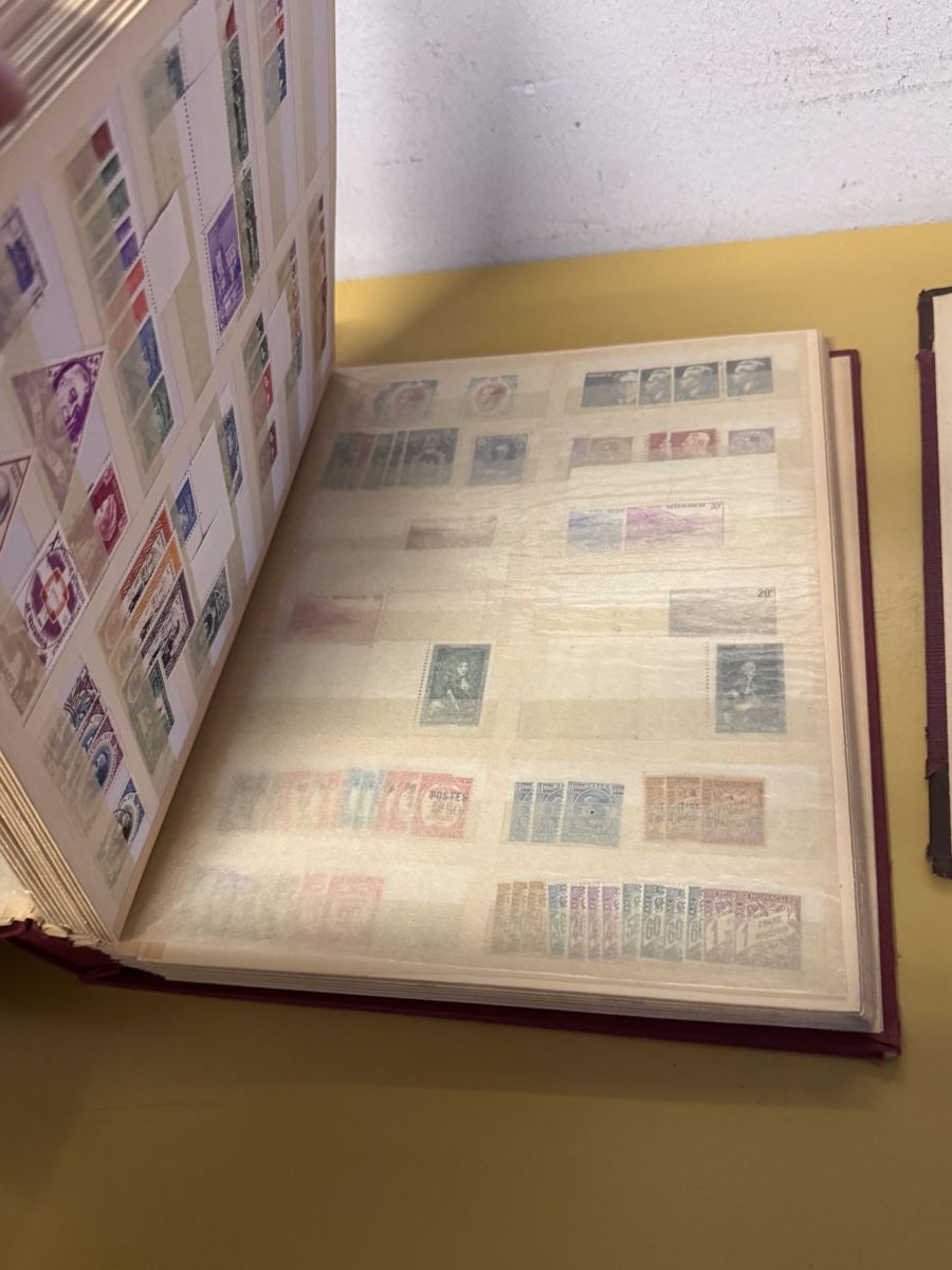 Tous les timbres: Briefmarken Sammelalben  – D'occasion à Schlieren par Freundlich02 4