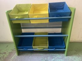 Spielzeugregal mit Boxen 