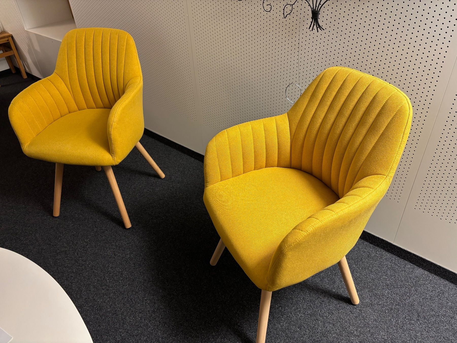 Sedie: Lot de 4 chaises – Usato da Vevey venduto da lae_d8yt 2