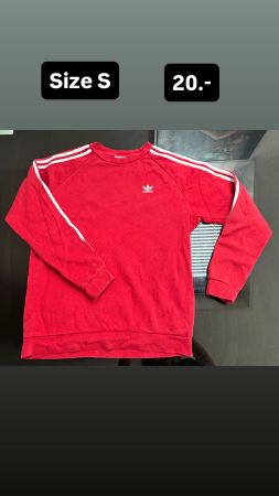 Roter Adidas Pullover