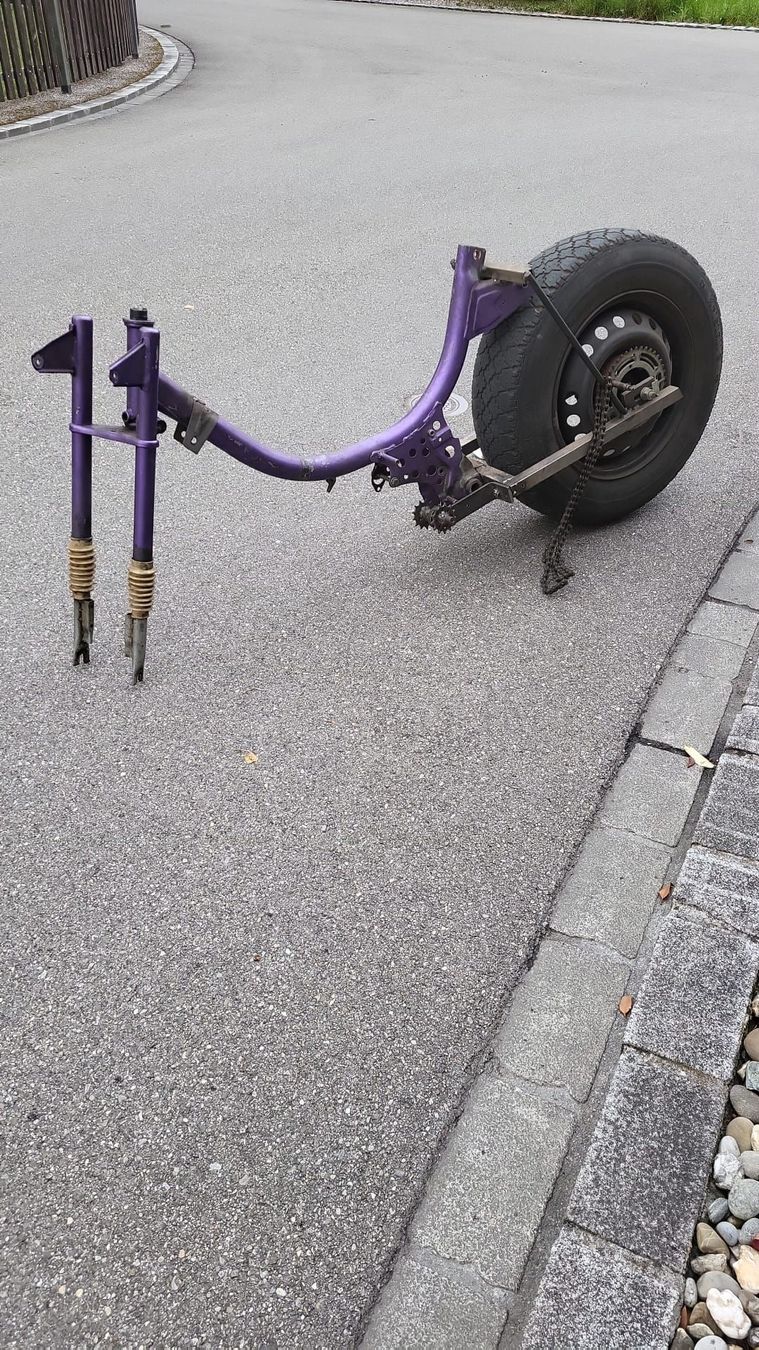 Puch Parti ricambio per ciclomotori: Puch X30 Rahmen  – Usato da Berneck venduto da Egm2