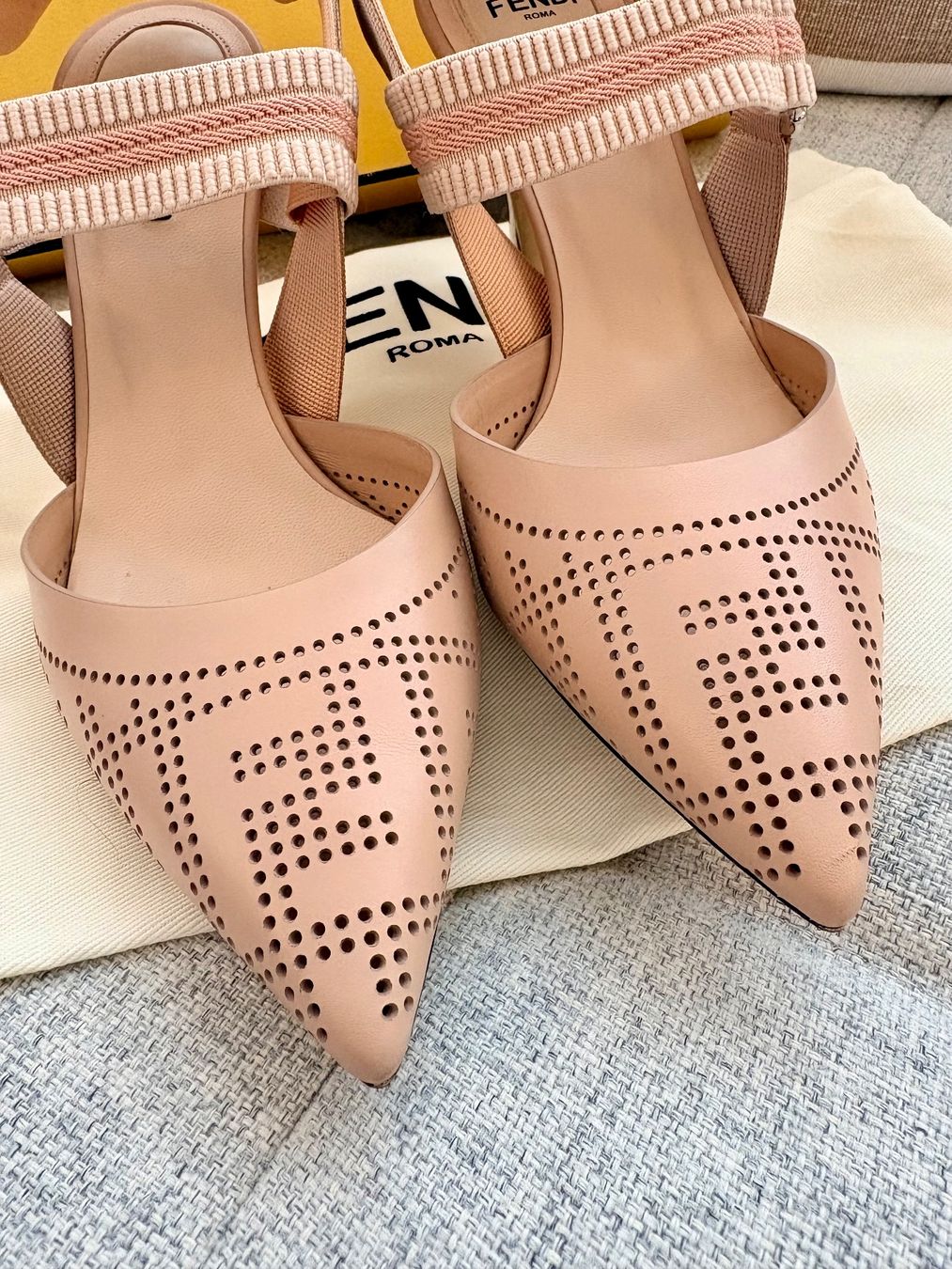Fendi Scarpe da donna: Fendi Colibri Pumps - 36 – Nuovo (secondo la descrizione) da Rolle venduto da elisolle 2