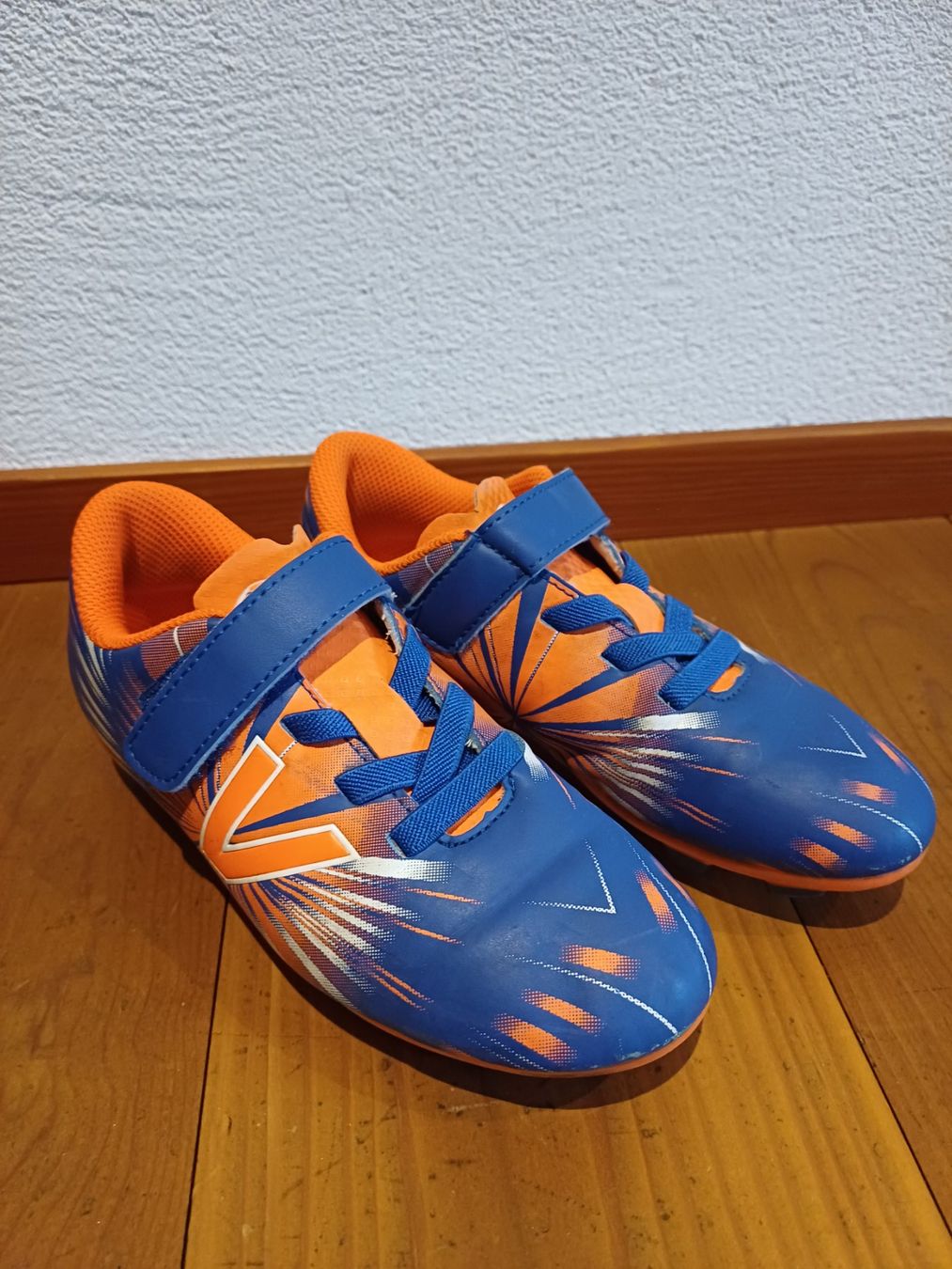 Scarpe per ragazzi: Fussballschuhe Victory Gr.31 – Usato da Ramosch venduto da Puzins 1