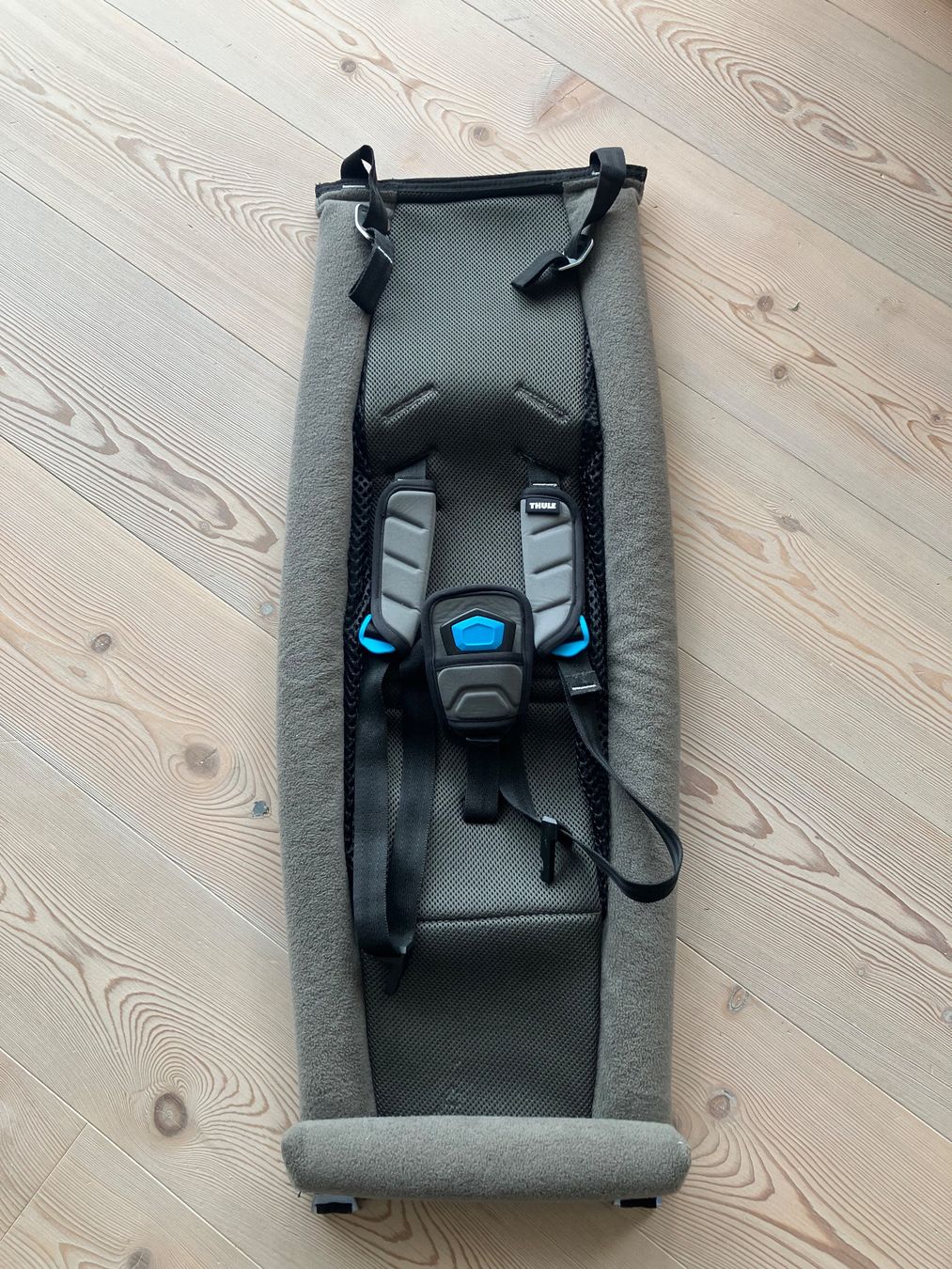 Amache: Thule Babysitz / Hängematte / Infant Sling – Nuovo (secondo la descrizione) da Wetzikon ZH venduto da alicia15 1