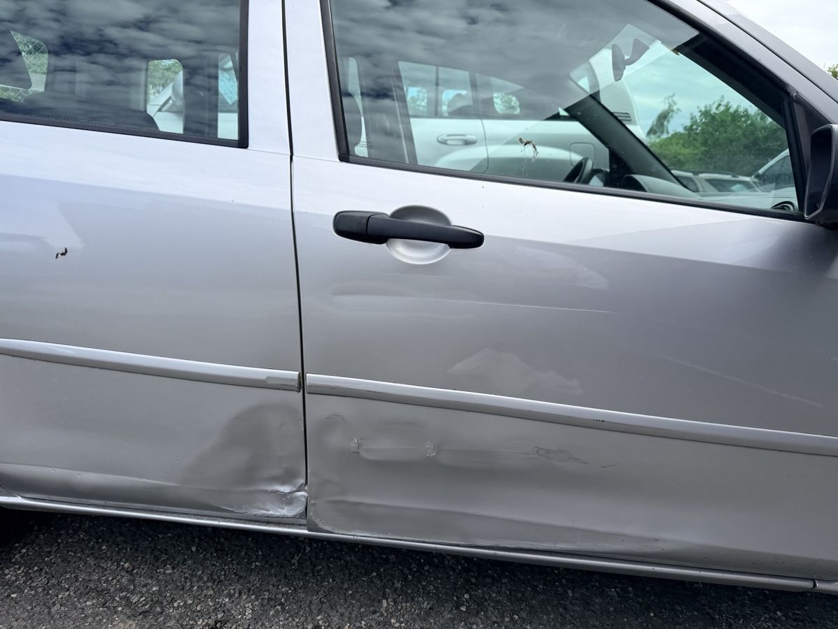 Mazda Automobili: Mazda 2 1.4 Benzin mit klima jg2005 132000km  – Usato da Bern venduto da Kamjan 8