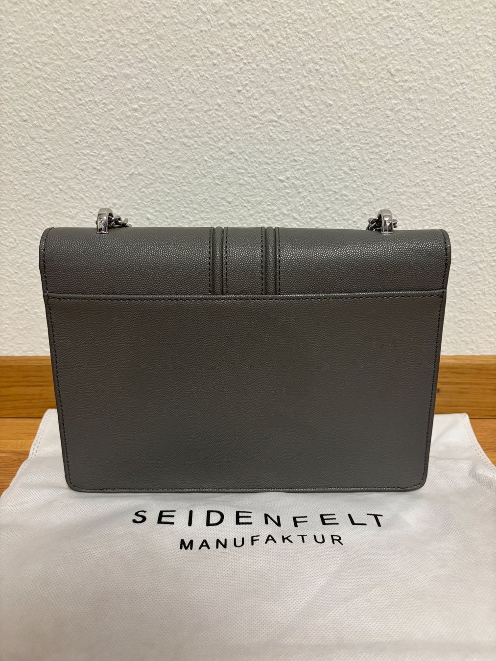 Borse da donna: Graue Seidenfelt Tasche – Usato da Buchs ZH venduto da lin_yc6r 2