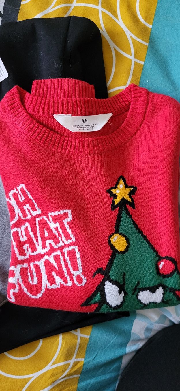 Maglioni & Felpe: Jordan, pull de Noël, H&M, , neufs, super offre – Nuovo e nell'imballaggio originale da la tour de peilz venduto da alegre02 1
