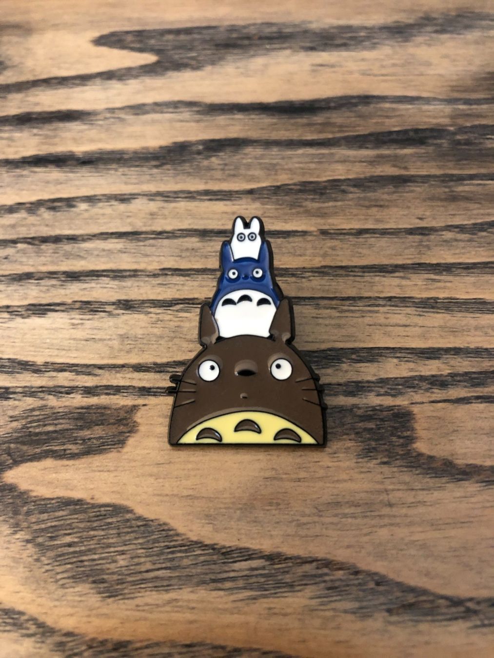 Placchette & Badge: Ghibli Totoro Pin Anstecker Brosche – Nuovo e nell'imballaggio originale da Berg am Irchel venduto da Zweiti_Chance