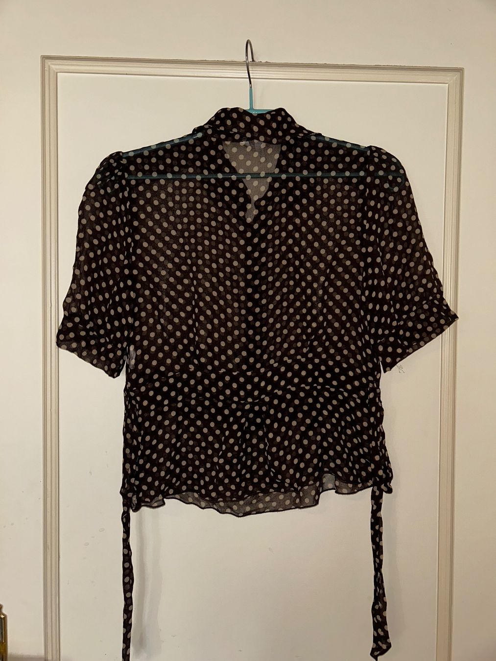 Kookai Tops: Blouse / Haut court en soie Kookai – D'occasion à Bernex par joe_6dn9 1