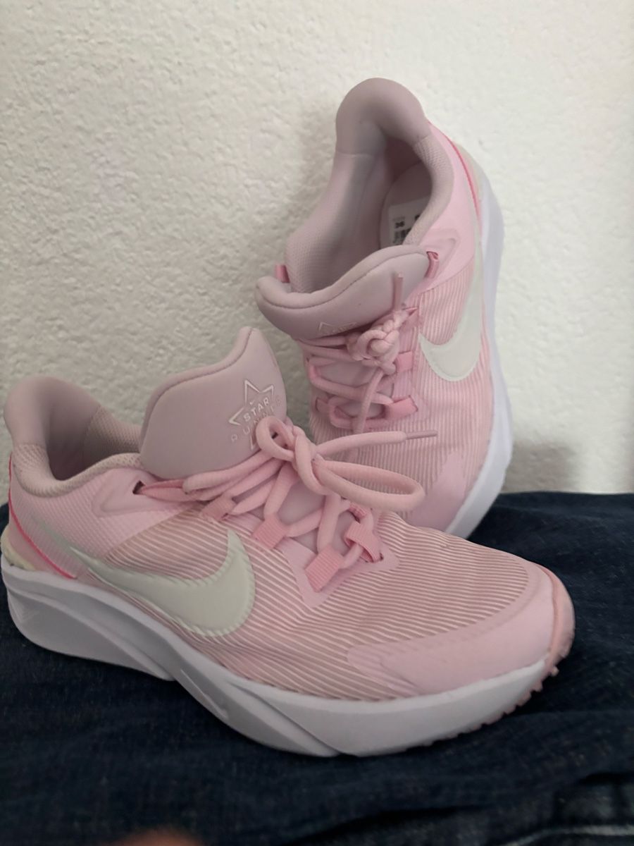 Nike Herrenschuhe: Nike halle Schuhen grösse 36 – Gebraucht aus schaffhausen von grace1985