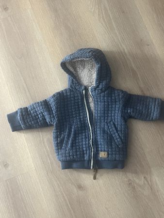 Baby Jacke gefüttert
