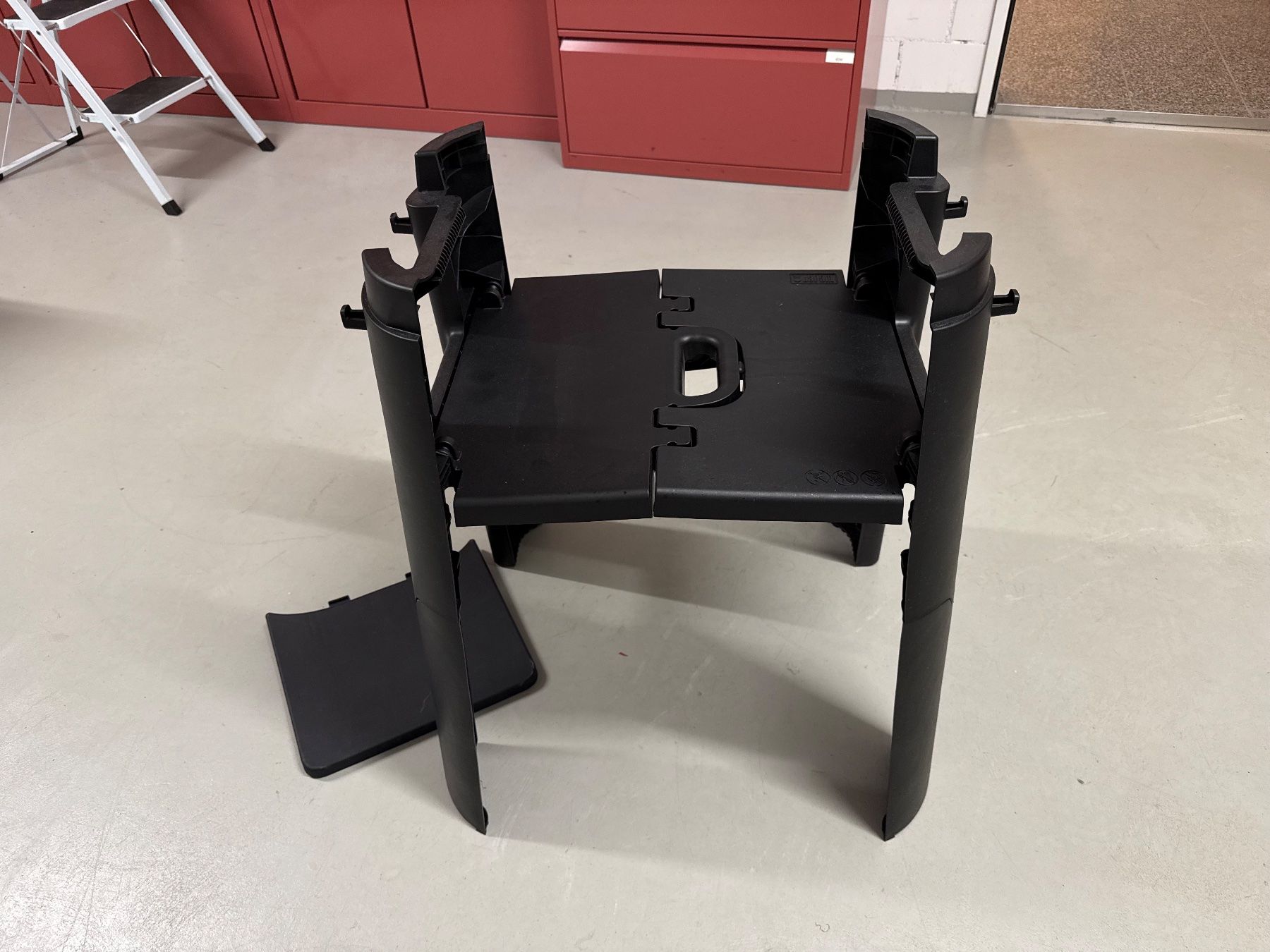 Sonstige Dekorationen & Accessoires: Grill LUMIN:  Orig. Standfuss von Weber – Neu (gemäss Beschreibung) aus Konolfingen von Purech34 3
