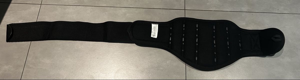 Nike Ceintures: Nike Trainingsgürtel (Gr. S) – D'occasion à Ebmatingen par Christopher123 4