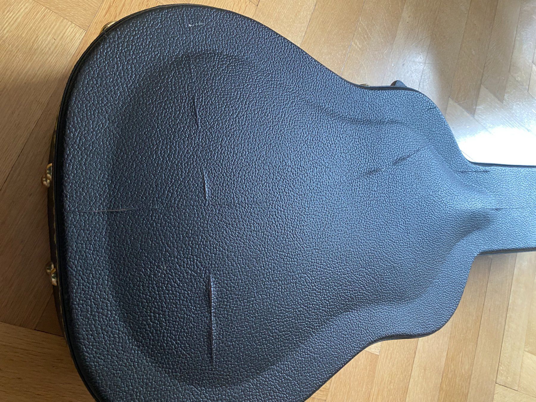 Guild Strumenti musicali: Guitarre GUILD d125 acajou. – Usato da Fribourg venduto da ale_y8gz 8