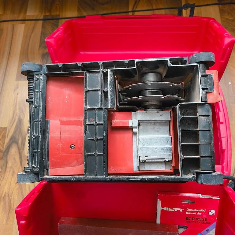 Tutte le macchine: Hilti DC-SE 20 Schlitzgerät – Usato da Pratteln venduto da mattia51 3
