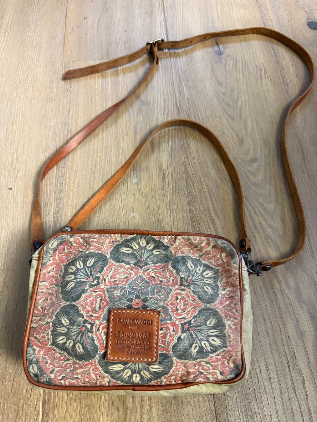Campomaggi Borse da donna: Kleine CAMPOMAGGI TASCHE aus Canvas + Leder – Usato da Rothrist venduto da Luckywinner