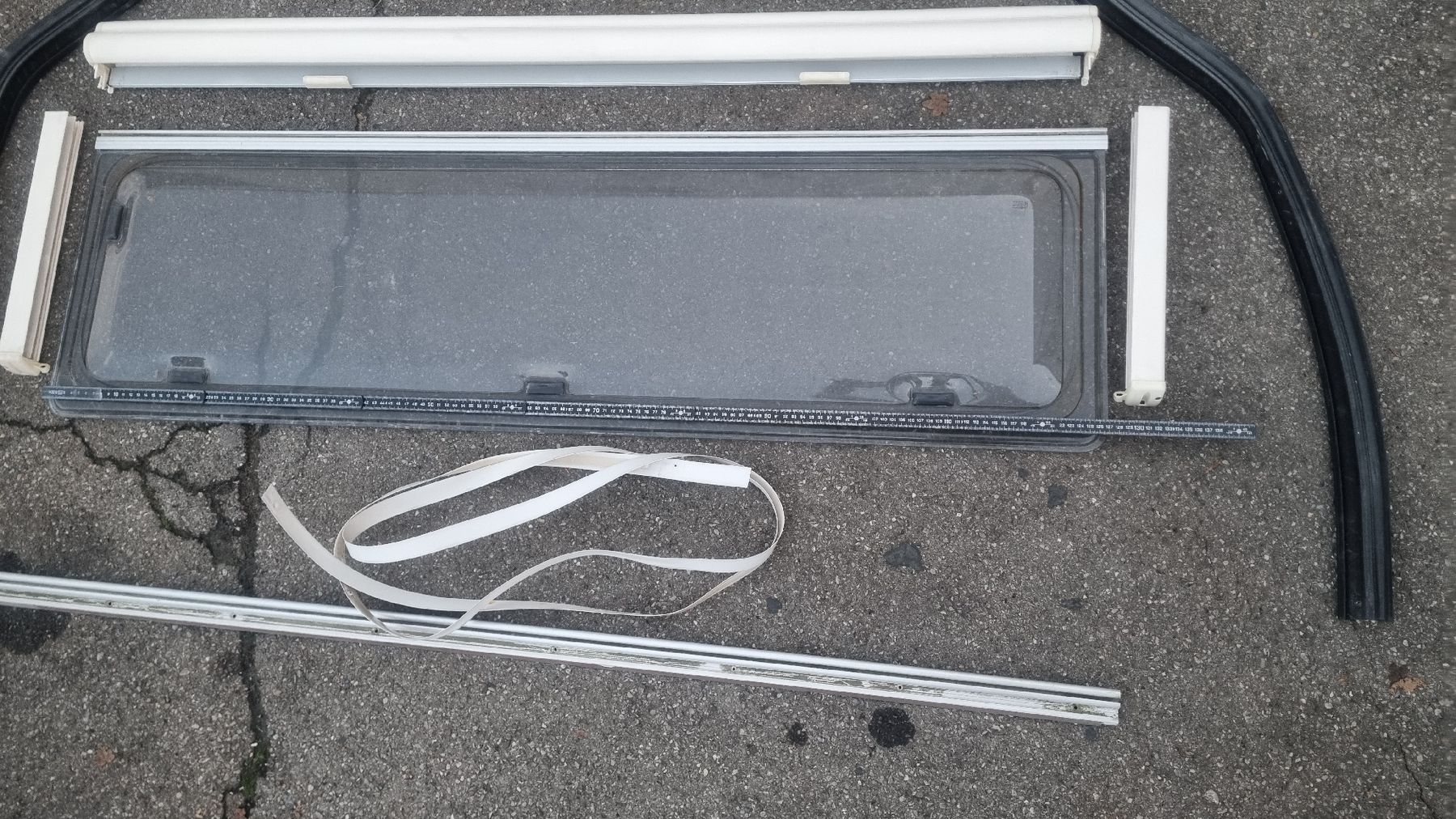 Veicoli da campeggio: Wohnwagen/ Wohnmobilfenster – Usato da Altenrhein venduto da Roduner 4
