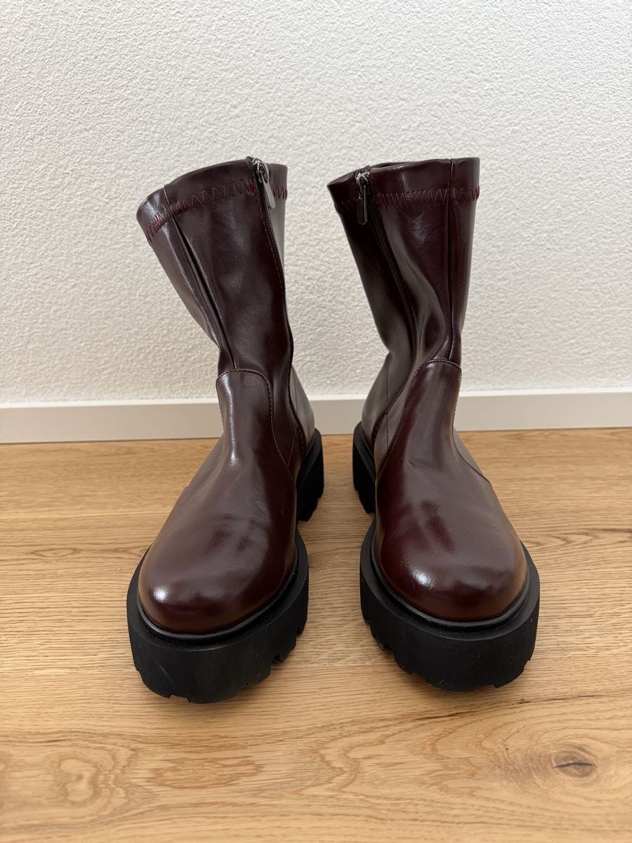 Damenschuhe: Burgundy Plateau Boots – Gebraucht aus Gossau SG von laura_dema 1
