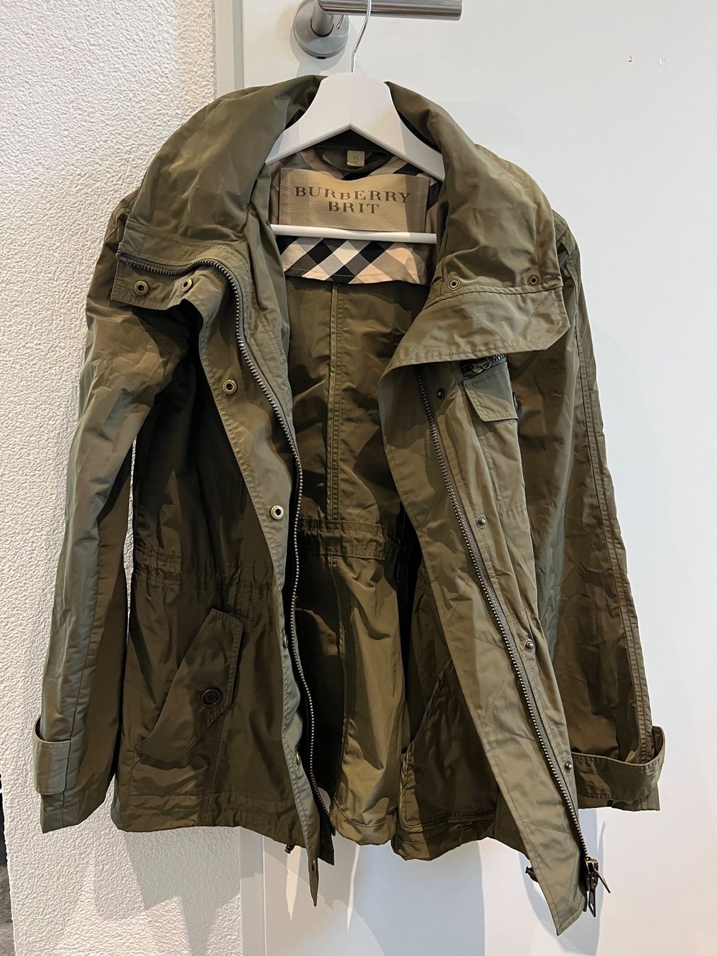Burberry Jacken: Burberry Leichte Jacke – Neu (gemäss Beschreibung) aus Berschis von  1