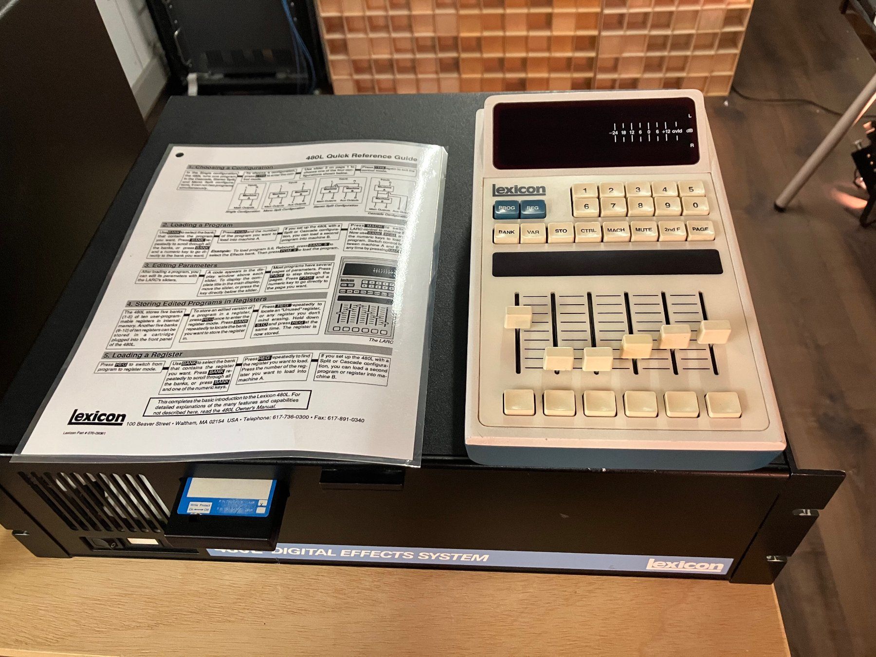 Console di mixaggio: Lexicon 480 L Hallgerät Tonstudioklassiker – Usato da Luzern venduto da Cosmonaut