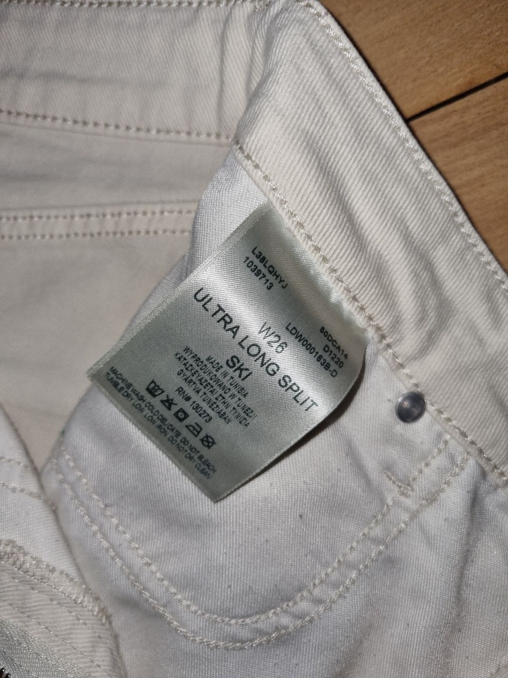 Lee Gonne: Lee Jeansrock, creme-weiss, Gr. 26 – Nuovo (secondo la descrizione) da Zürich venduto da fbmu 2