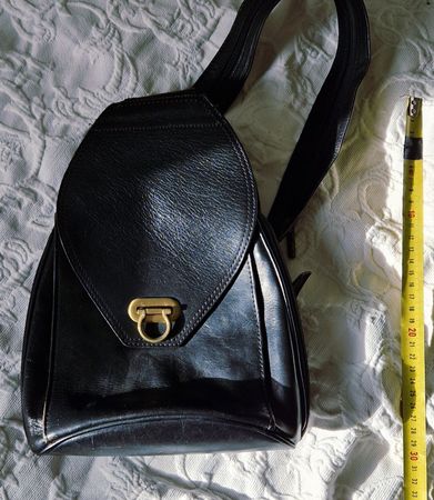 Petit sac à dos en cuir noir